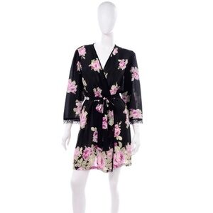 Oscar de la renta Floral Black and Pink Women's Robe